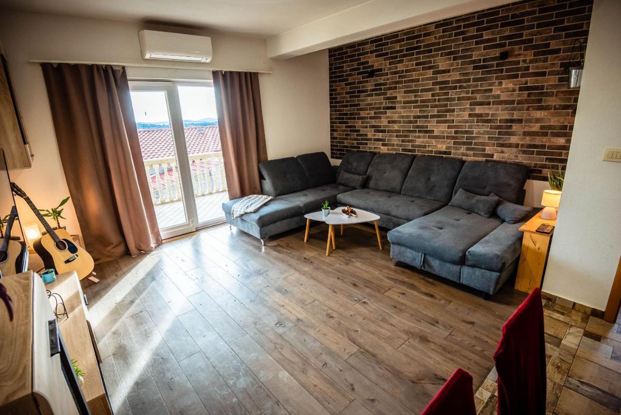 Apartman Fjaka Szybenik Zewnętrze zdjęcie